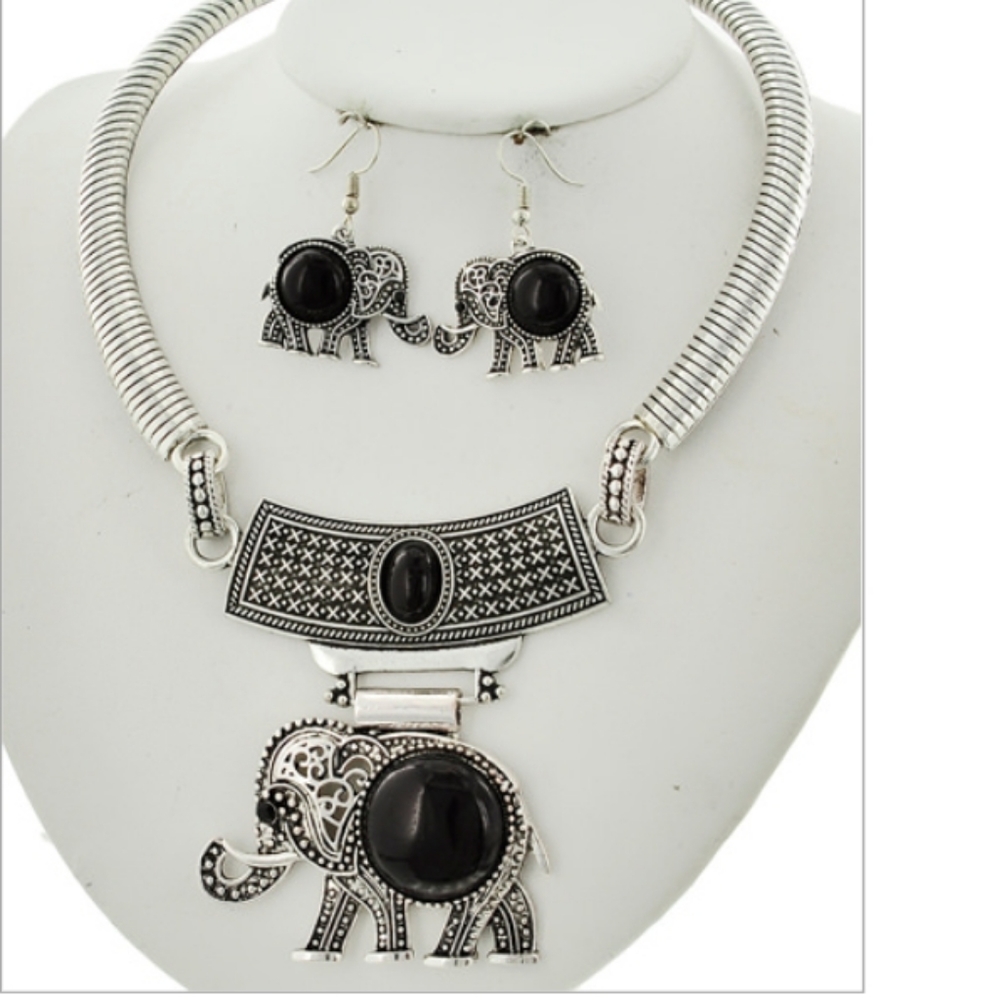 Elephant Pendant Necklace